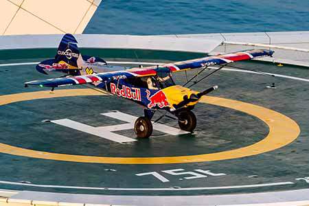 BULLSEYE LANDING - Red Bull/CubCrafters